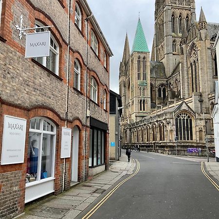 Private Double Room With Ensuite, No Breakfast, Truro City Centre Extérieur photo